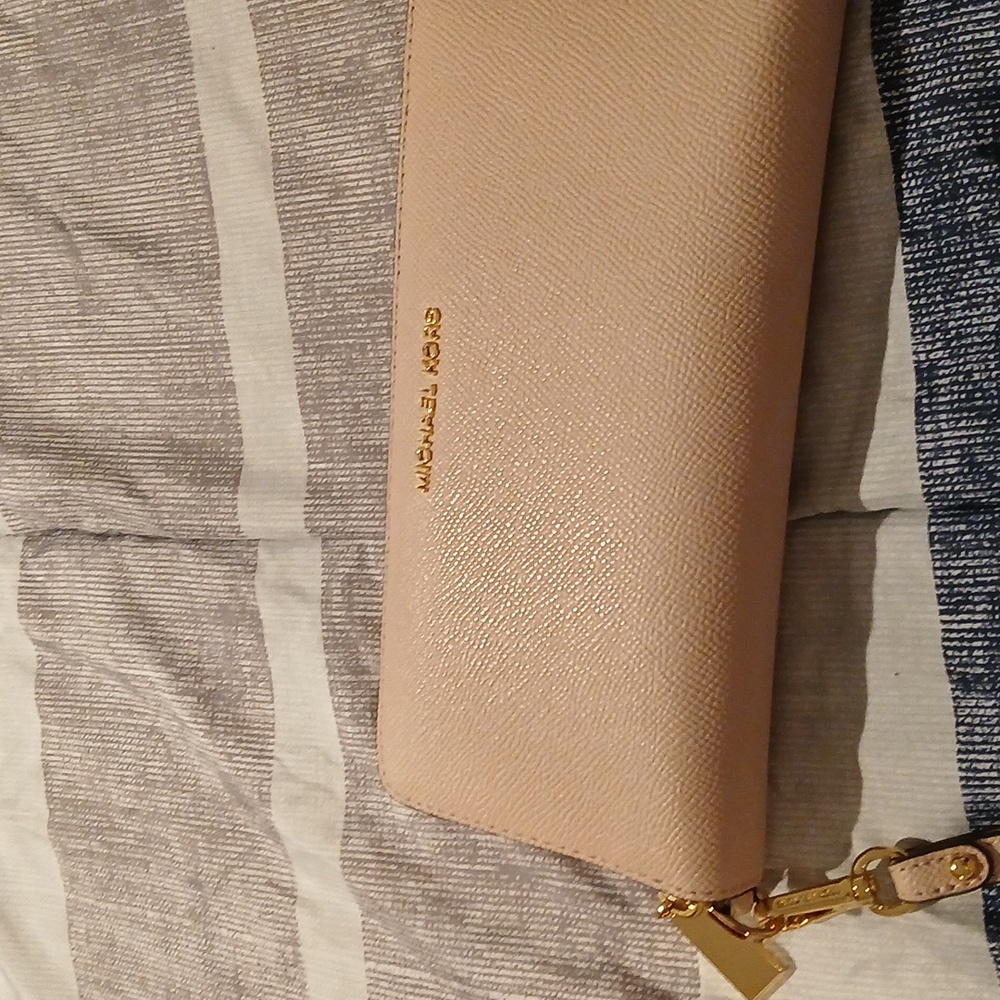 Wristlet